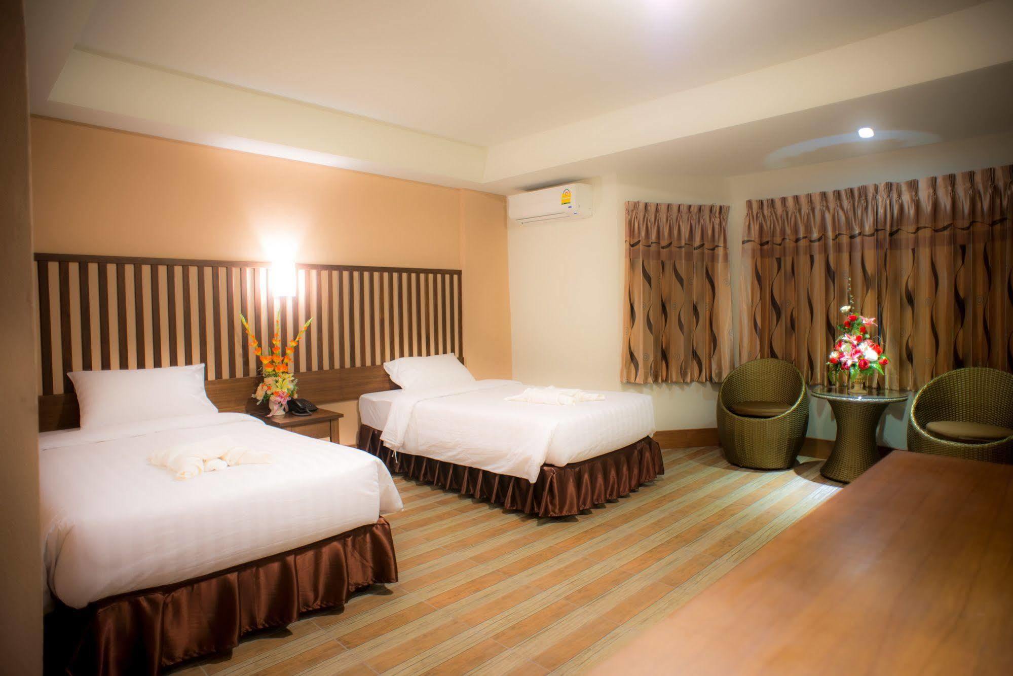 Oyo 120 Ja Siam City Near Bangkok Hospital Pattaya Dış mekan fotoğraf